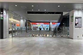 【イオンモール仙台上杉】ハニーズ前