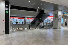 【イオンモール仙台上杉】ハニーズ前