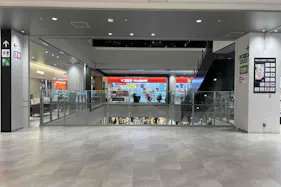 【イオンモール仙台上杉】ハニーズ前