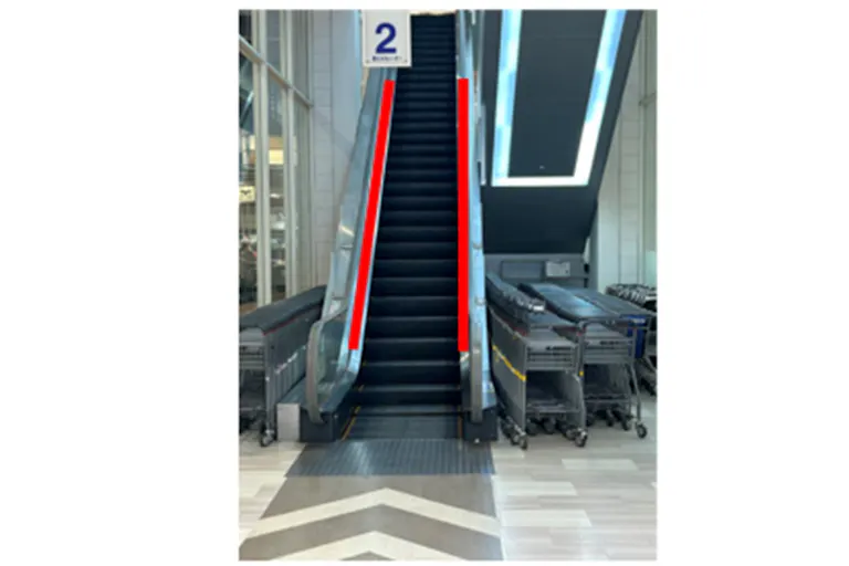 【イオンモール京都五条】エスカレーター レーンの画像1