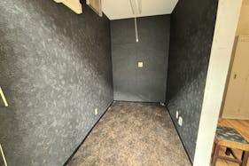 【新丸子駅3分】武蔵小杉駅からもアクセス可能!物販やポップアップストアに最適な角ビル・2面間口で視認性の高い路面スペース