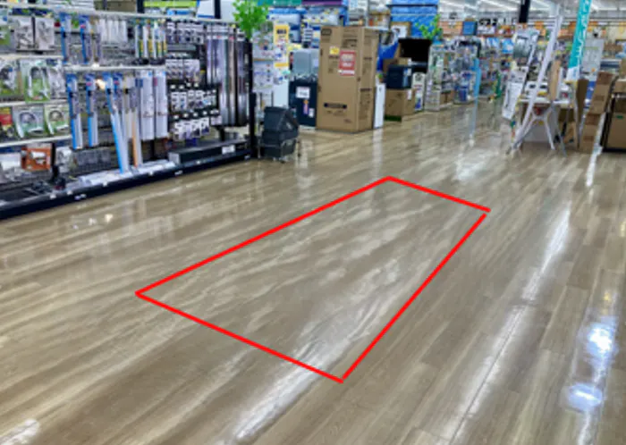 【ダイシン亘理店】店内後方照明売場前　プロモーションや物販に最適なホームセンター内の催事イベントスペース