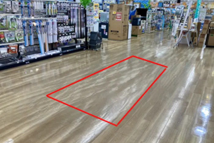 【ダイシン亘理店】店内後方照明売場前 プロモーションや物販に最適なホームセンター内の催事イベントスペース