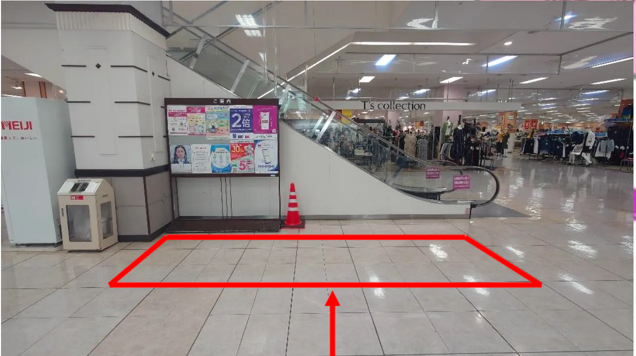 【イオン古川店】プロモーションイベントや物販イベントに最適な通行量の多い1Fエスカレーター横（右側）スペース