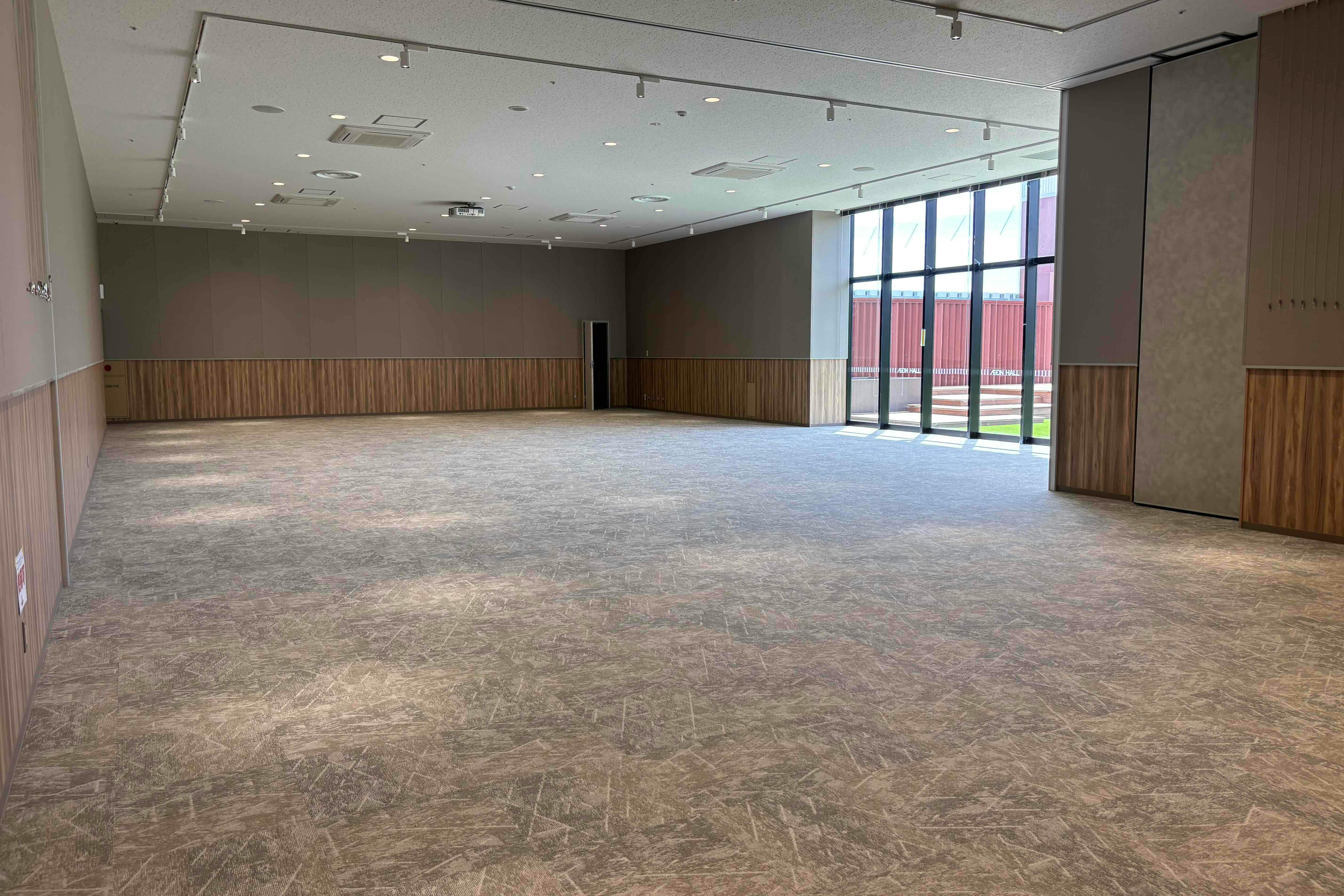 【イオンモール仙台上杉】イオンホールB