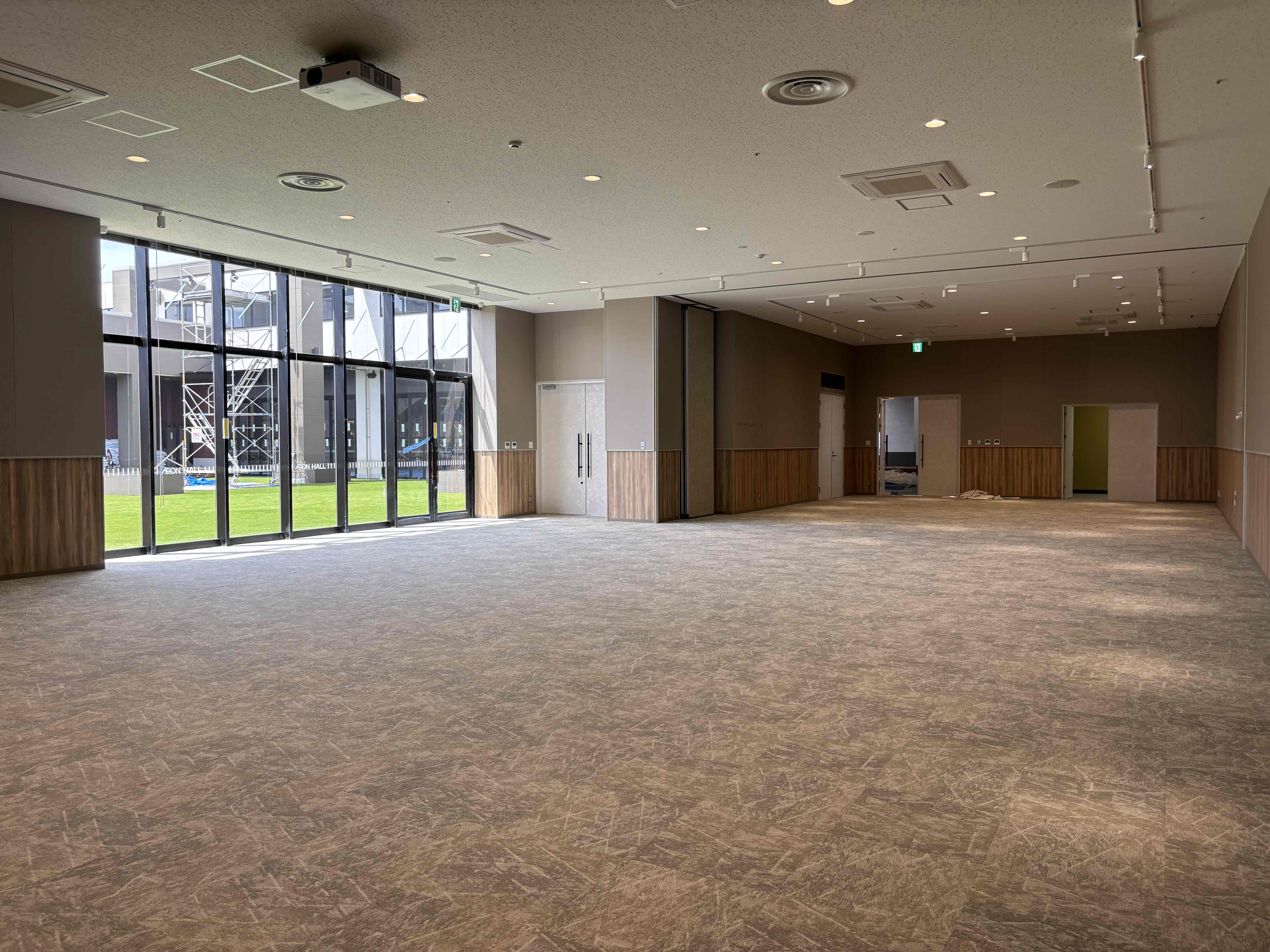 【イオンモール仙台上杉】イオンホールB