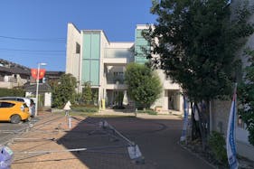 【相模原・古淵ハウジングステージ】キッチンカーやポップアップストア、プロモーションイベントに最適な住宅展示場内メイン動線上にある屋外イベントスペース