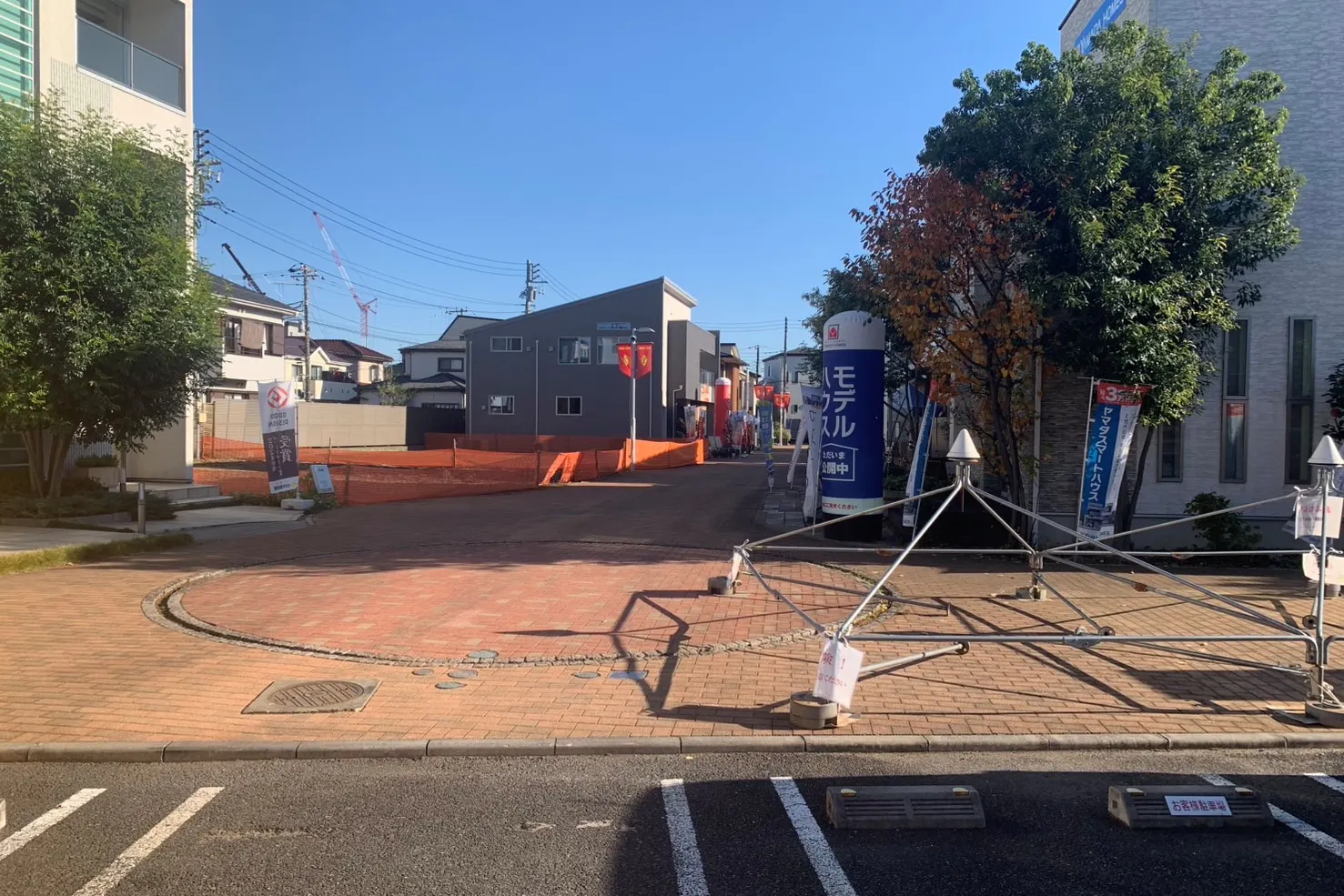 【相模原・古淵ハウジングステージ】キッチンカーやポップアップストア、プロモーションイベントに最適な住宅展示場内メイン動線上にある屋外イベントスペース