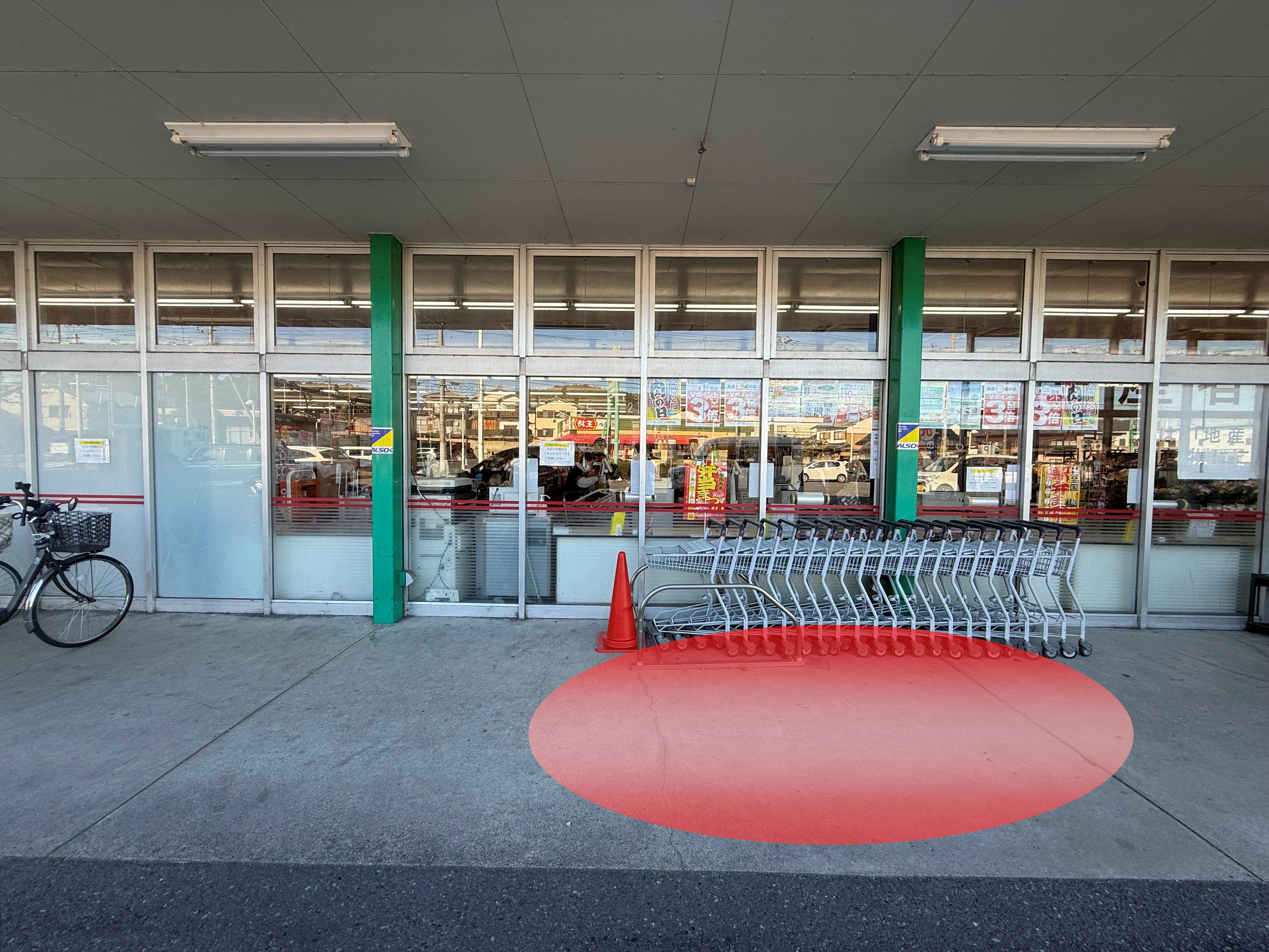 【Aコープファーマーズ櫟本東店】食物販や販促イベントに最適な軒下スペース