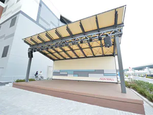 【イオンモール四條畷】⑬　1階 空のステージ