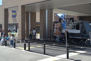 【イオンタウン松阪船江】キッチンカーに最適な入口近くの屋外レンタルスペース