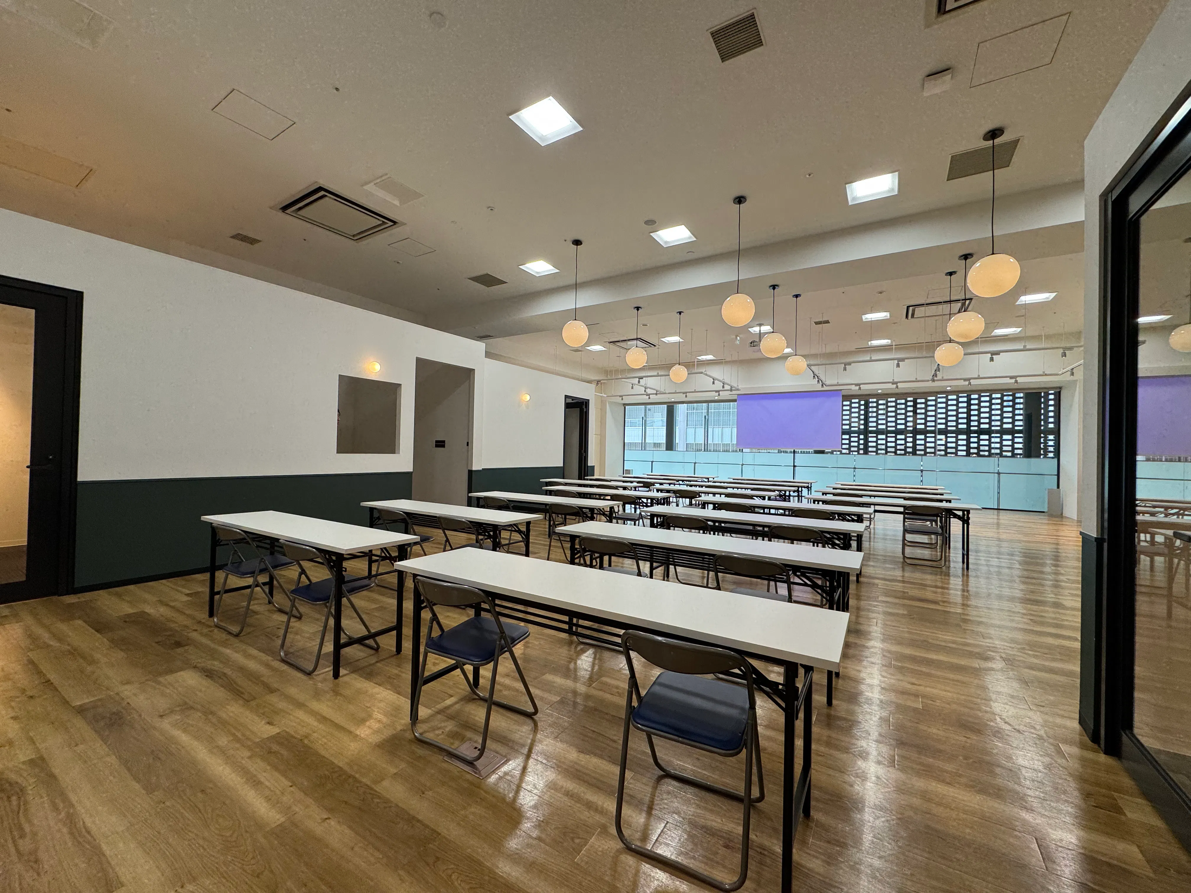 【つくば駅2分】セミナー・会議に使えるプロジェクター付きのアクセス良いイベントスペース