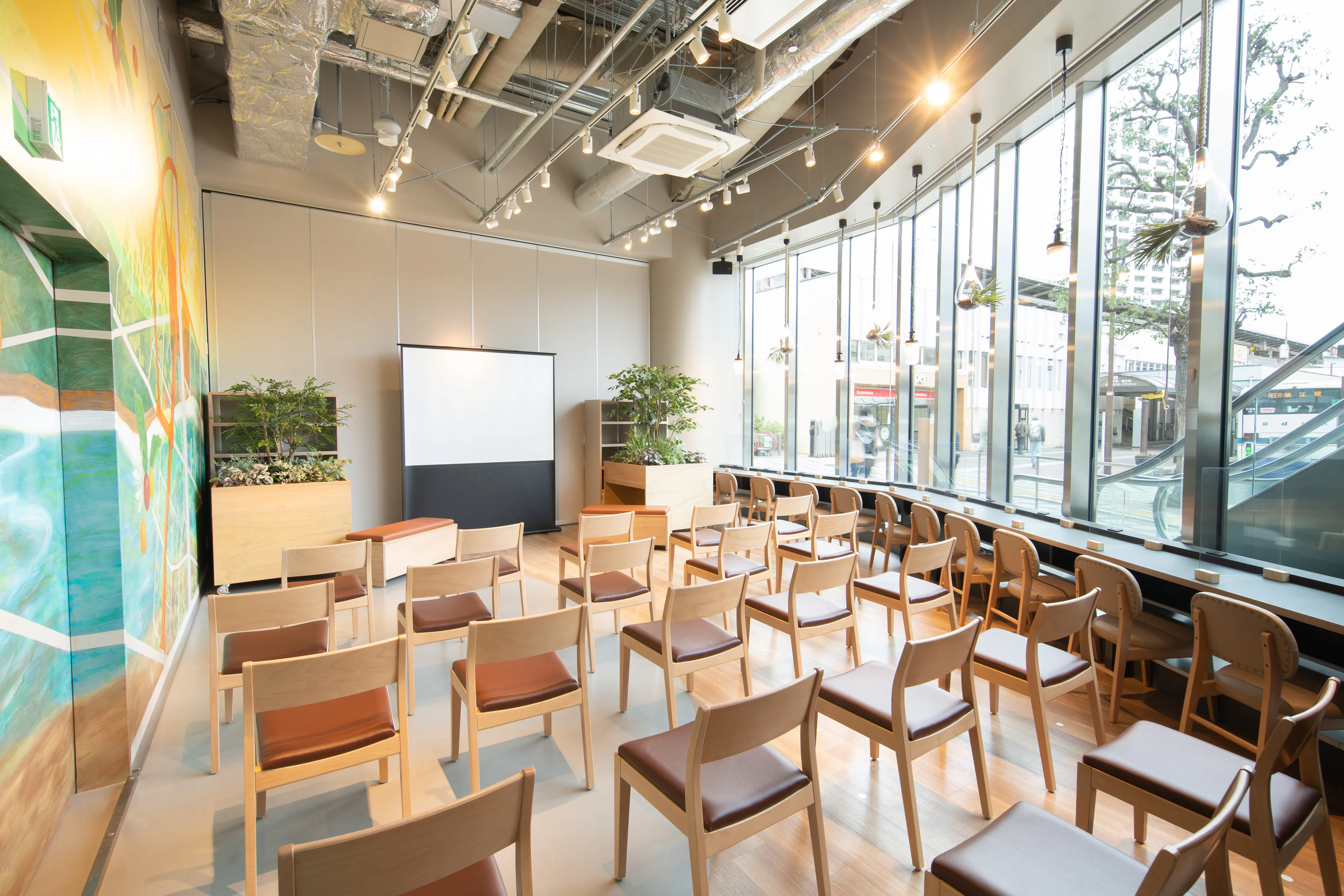 【小岩駅1分】最大60名収容・自然光が入る路面1Fのイベントスペース「KOITTO TERRACE」の画像