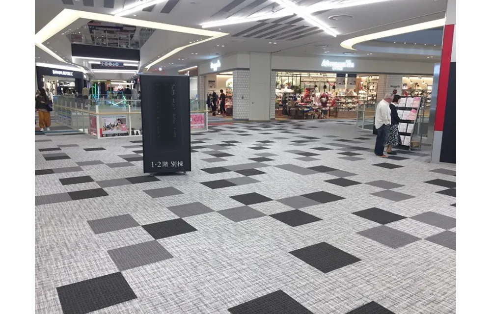 【ららぽーと名古屋みなとアクルス】2階 メインエントランス前の画像