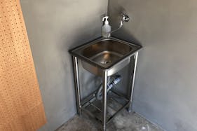 【祐天寺駅8分】ポップアップストアやアパレルの展示会に最適な駒沢通り沿いに面した路面スペース