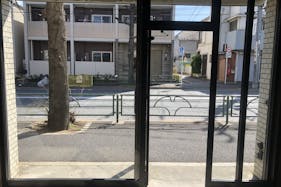 【祐天寺駅8分】ポップアップストアやアパレルの展示会に最適な駒沢通り沿いに面した路面スペース