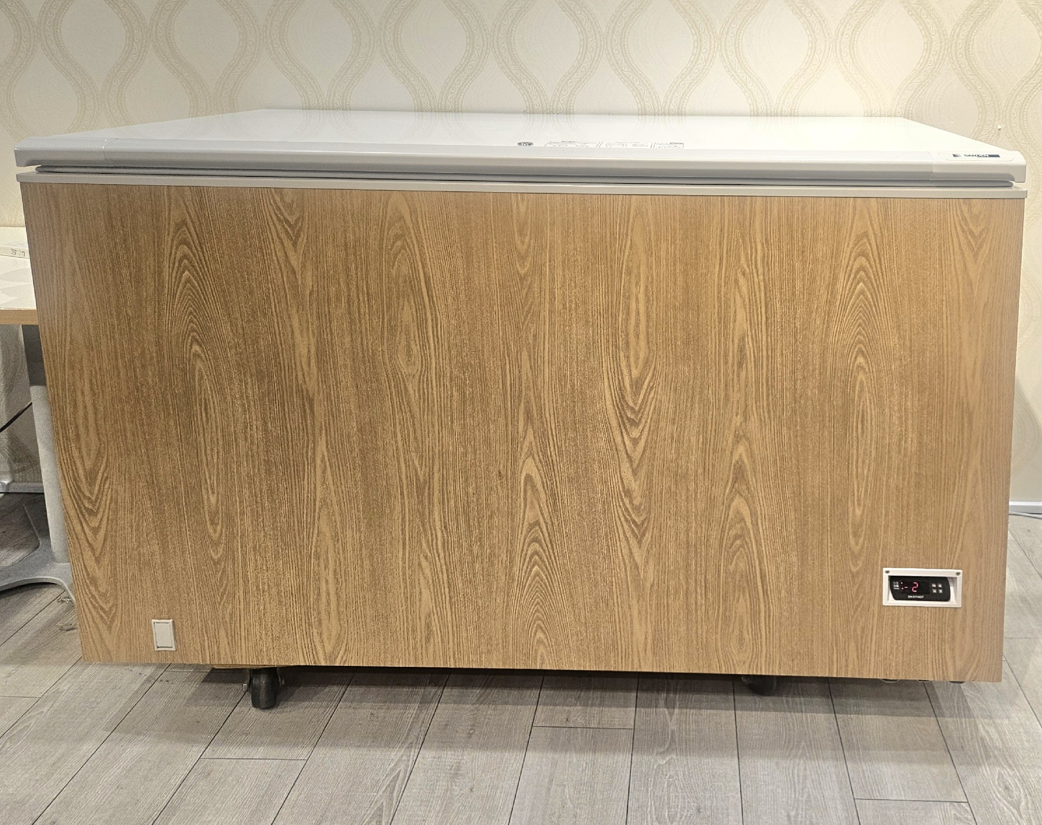 【上野マルイ】1階 カレンダリウムF02　【食物販】店内入ってすぐの好立地スペース、冷蔵ケース・専用什器完備