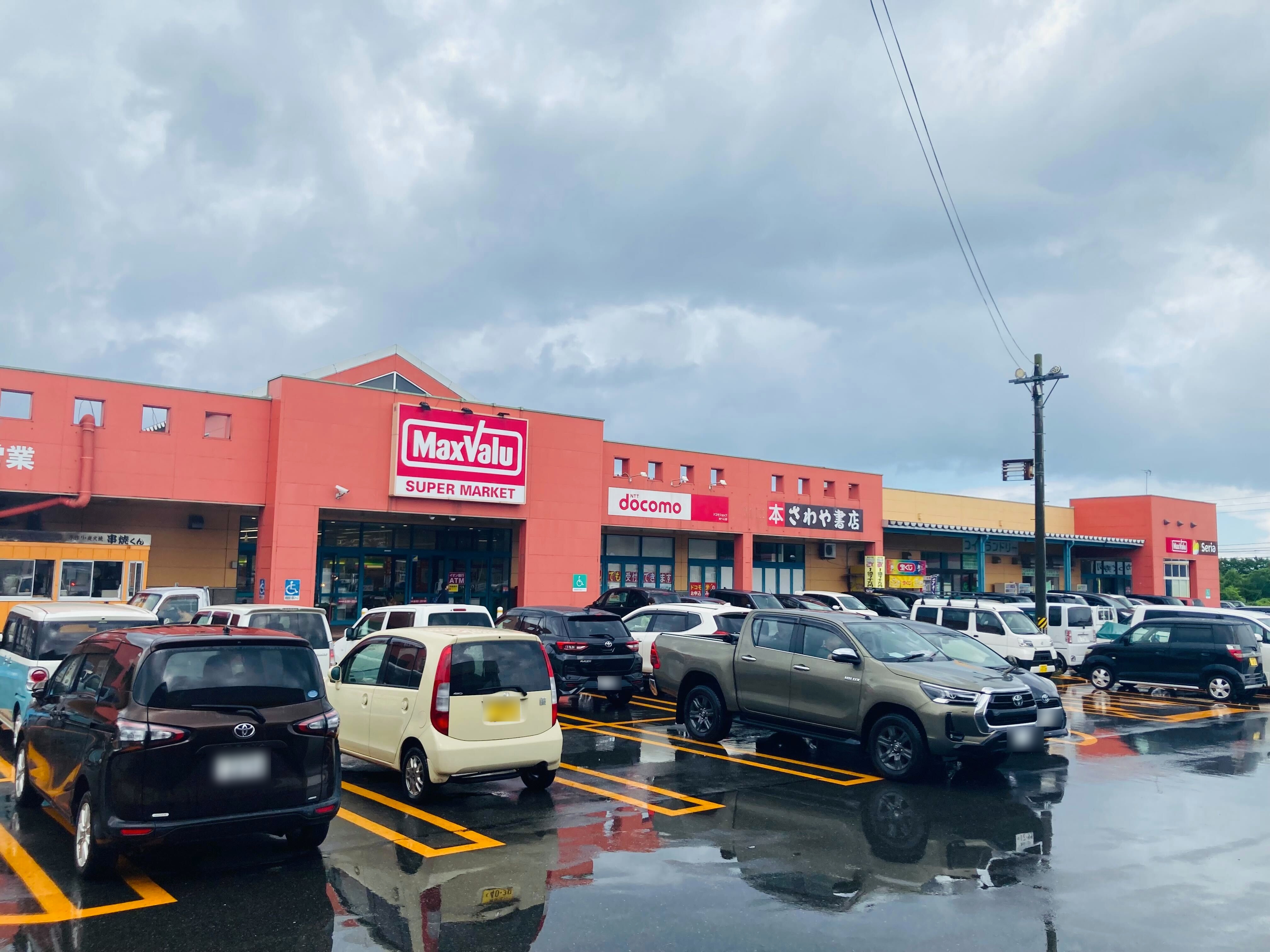 【マックスバリュ野辺地店】各種プロモーションイベントに最適な店舗出入口付近にあるイベントスペース