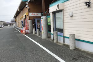 【ダイナム熊本八代北店ゆったり館】キッチンカー出店やプロモーションイベントに最適なアミューズメント施設のイベントスペース(めん六や前)