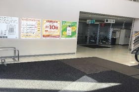 【西友 朝霞根岸店】1階入口前 プロモーション用途や物販、食物販のポップアップストアに最適なスーパー店内催事イベントスペース