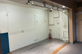 【Wing Kitchen京急鶴見】京急鶴見駅改札外区画(3坪)