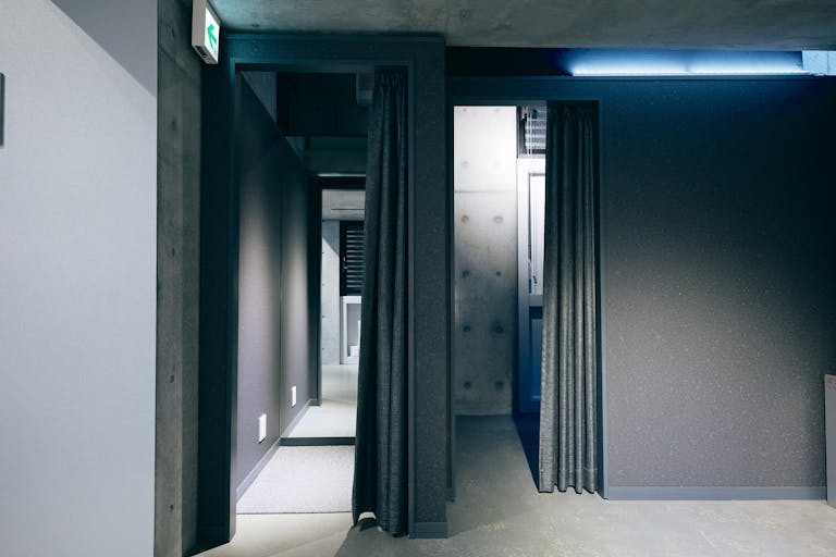 試着室、ストックスペース入口