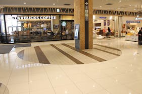 【イオンモール旭川駅前】サンライズコート(1Fインフォメーション前)