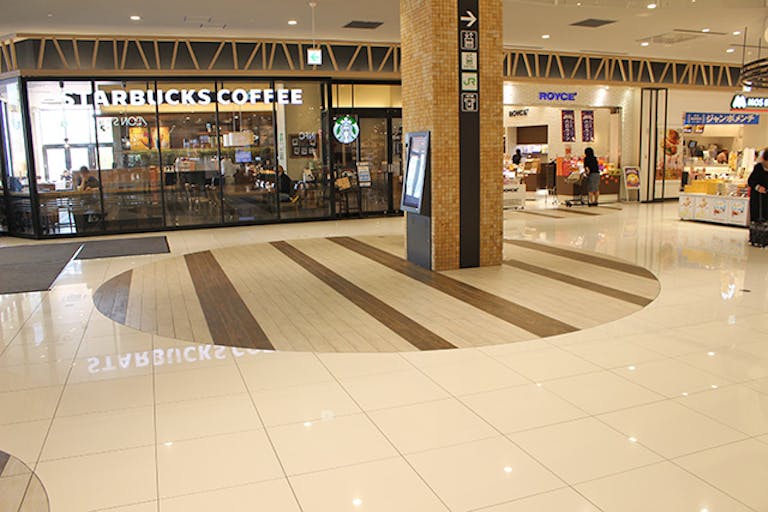 【イオンモール旭川駅前】サンライズコート(1Fインフォメーション前)の画像1