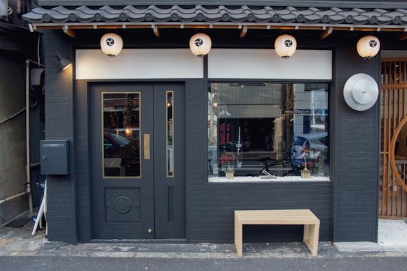 【祐天寺駅9分】ポップアップストアや展示会に適した黒を基調としたレンタルスペース