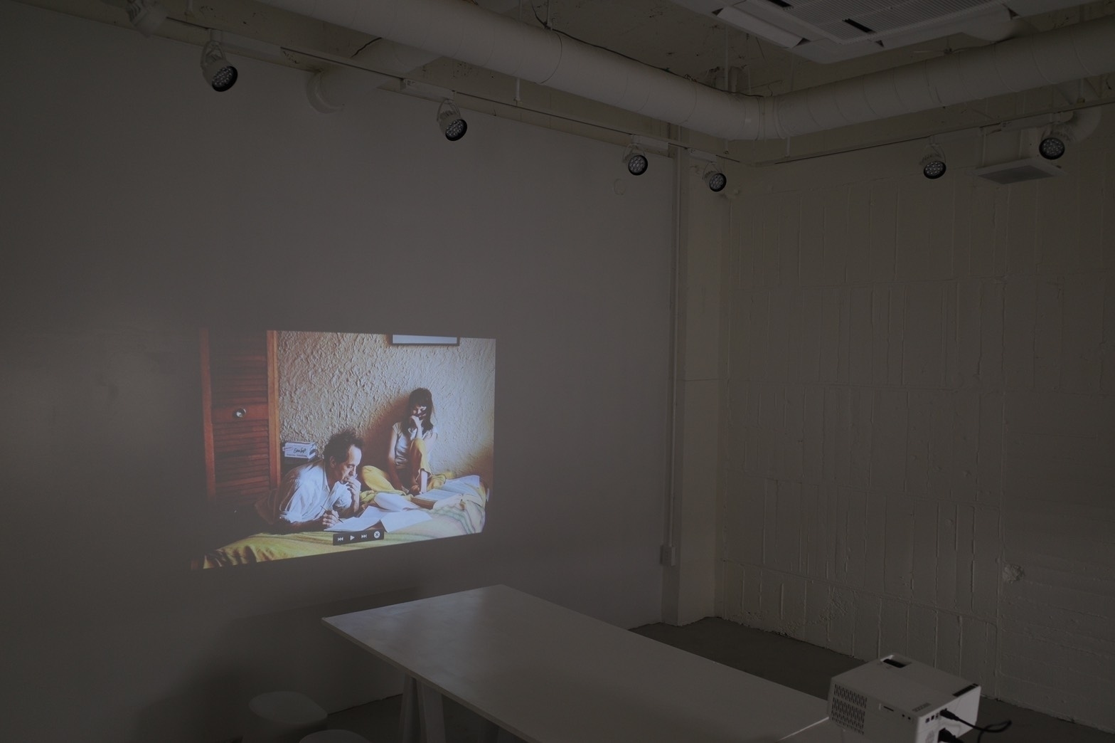 プロジェクター