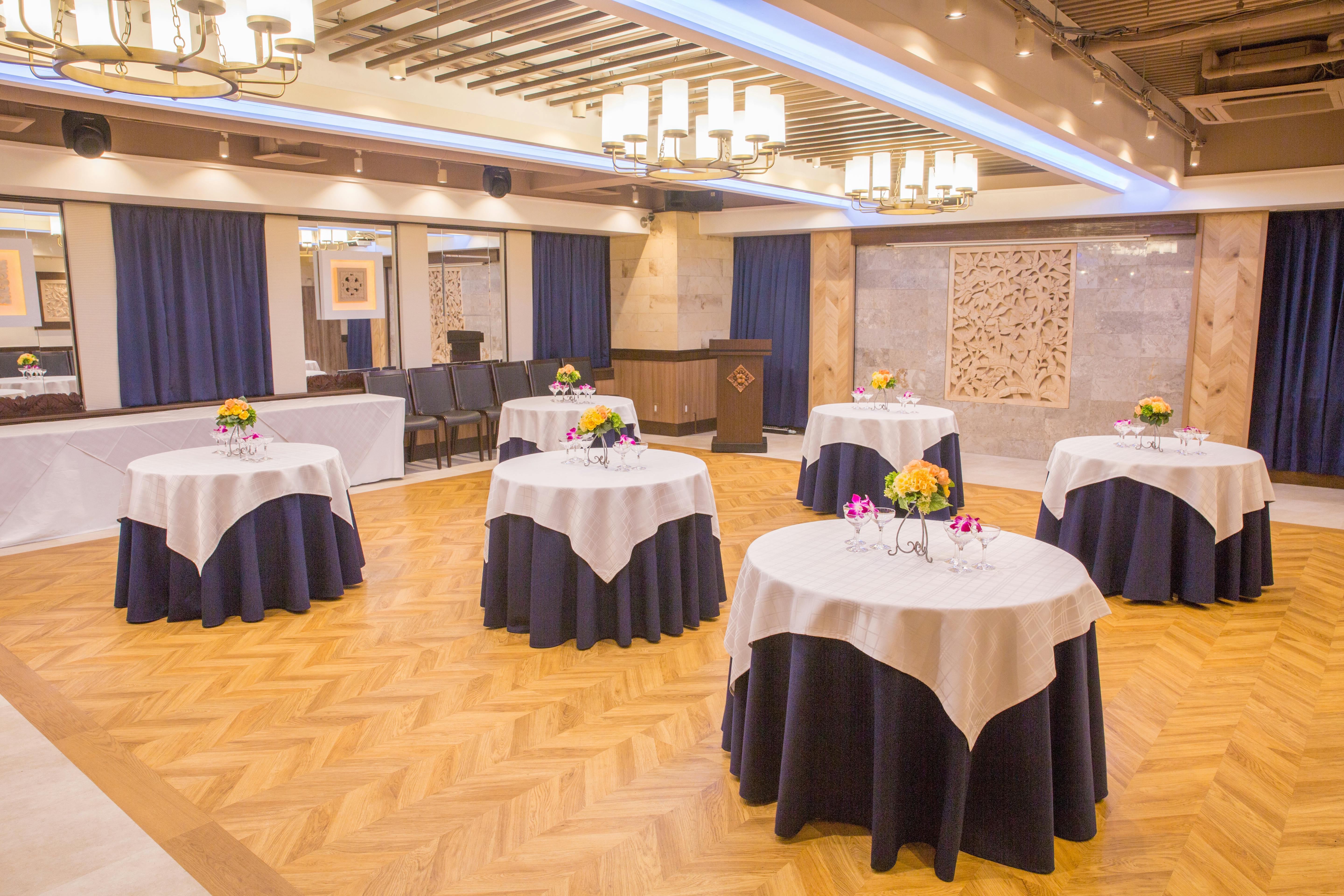 【新宿三丁目駅4分】講演会といった登壇イベントやセミナーなどに活用できる音響設備が充実したイベントスぺース(3F)