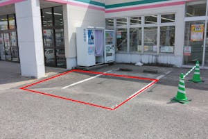 【ドラッグセイムス尾鷲末広店】キッチンカー出店やプロモーション催事に最適なドラッグストアの駐車場イベントスペース