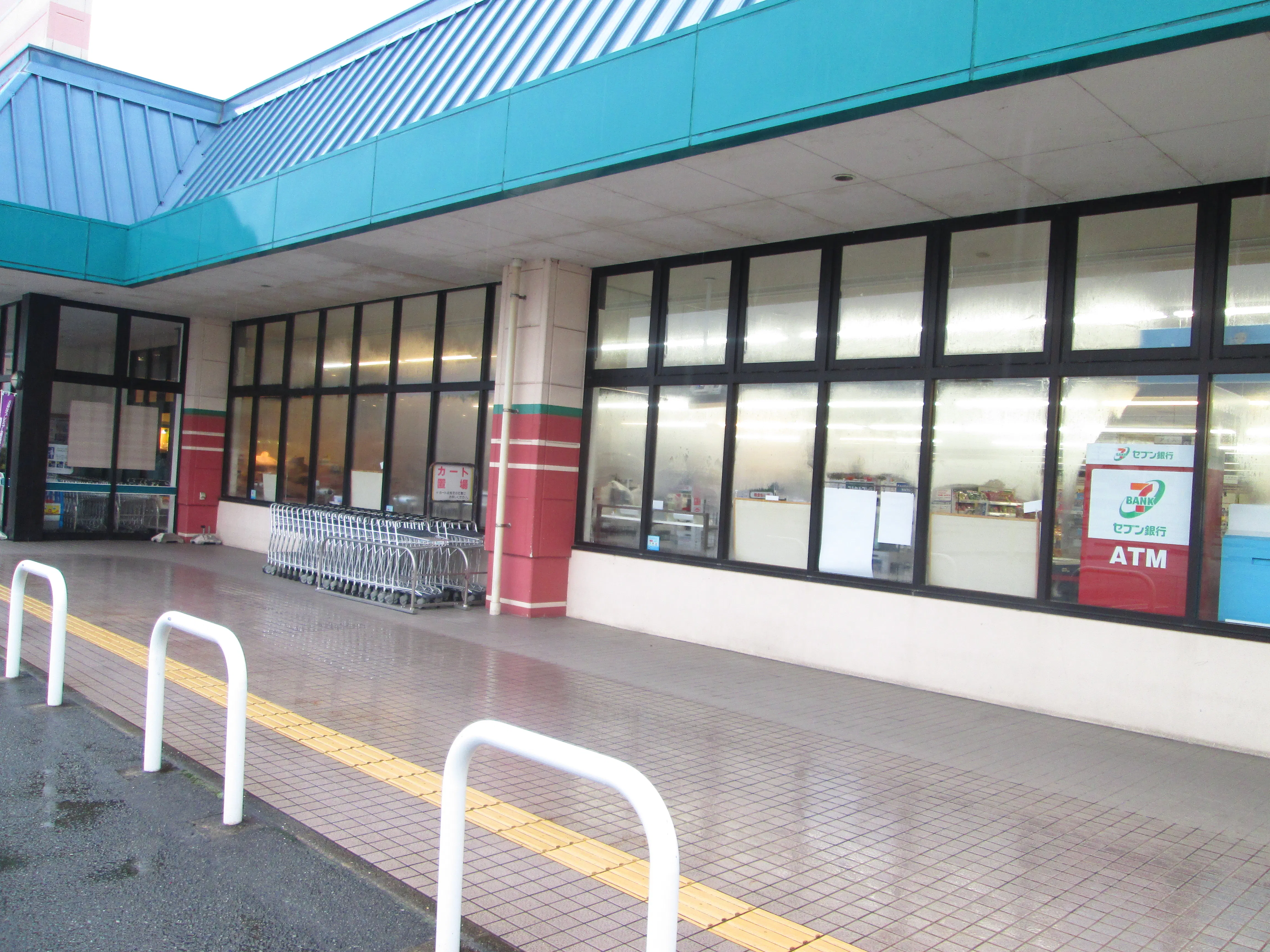 【レガネット柳川】店内入口横B 販促プロモーションに最適なスーパー屋外催事イベントスペース
