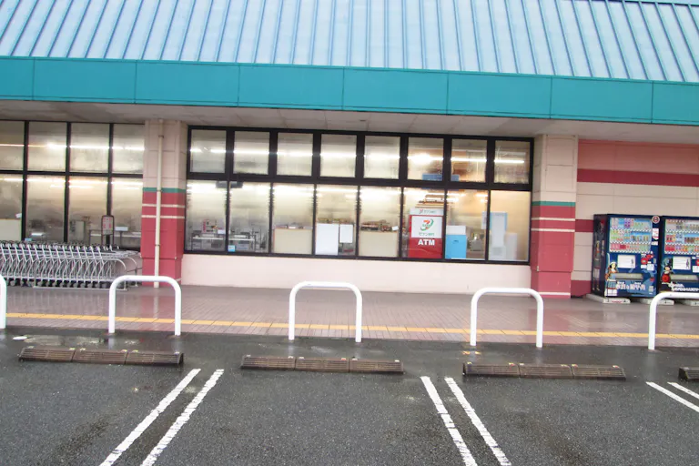 【レガネット柳川】店内入口横B 販促プロモーションに最適なスーパー屋外催事イベントスペースの画像1