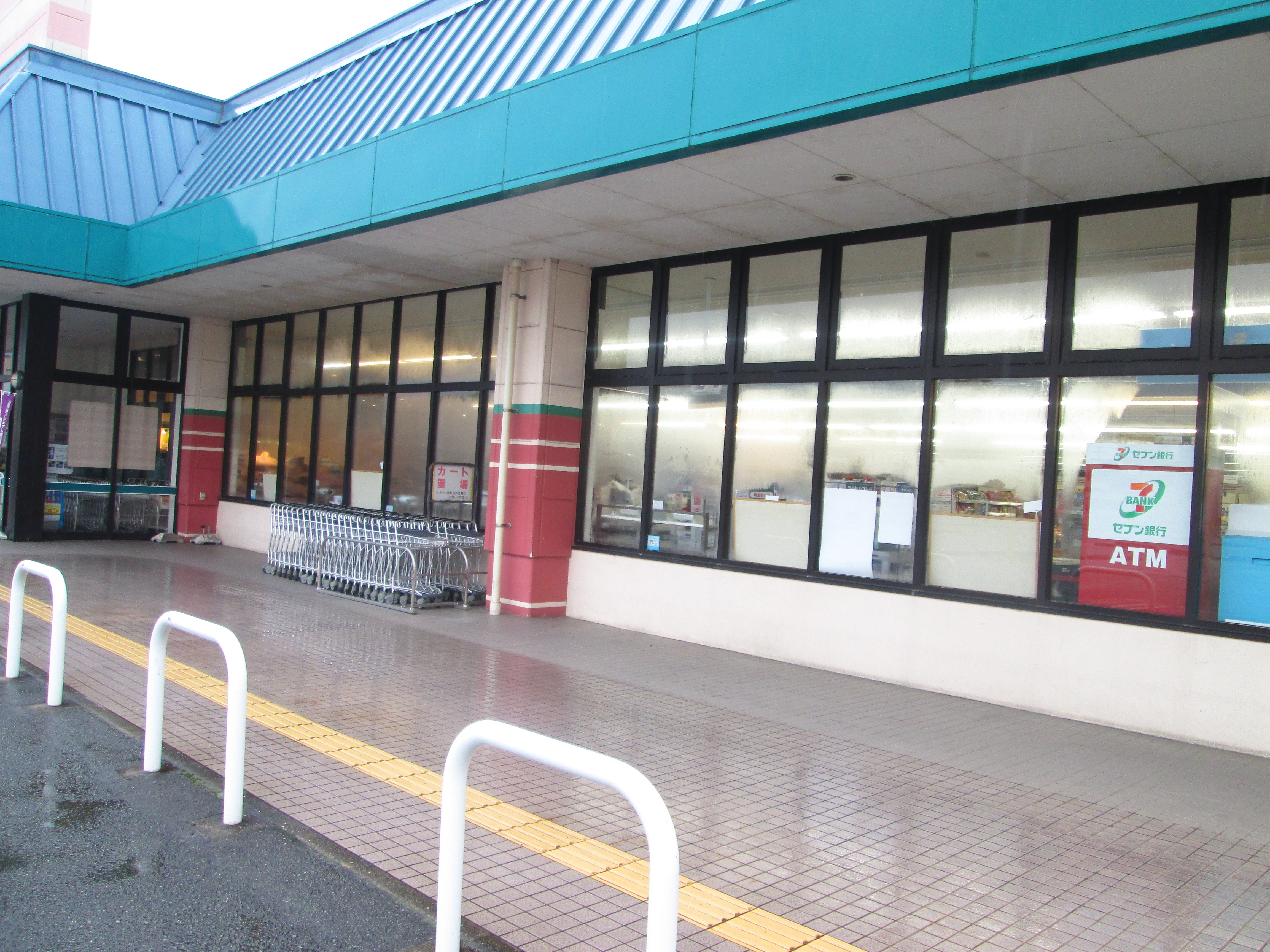 【レガネット柳川】店内入口横B 販促プロモーションに最適なスーパー屋外催事イベントスペース
