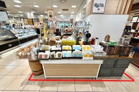 【マルイファミリー志木】1階 カレンダリウムF03【食・物販】コンパクトなスペースでスイーツ、菓子などに最適なスペースです。