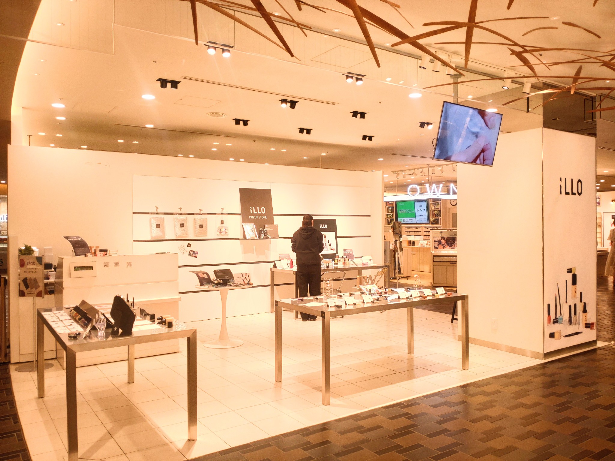 【有楽町マルイ】3階 カレンダリウムD02【物販】エスカレーター正面、サイネージ完備でPRに最適なイベントスペース