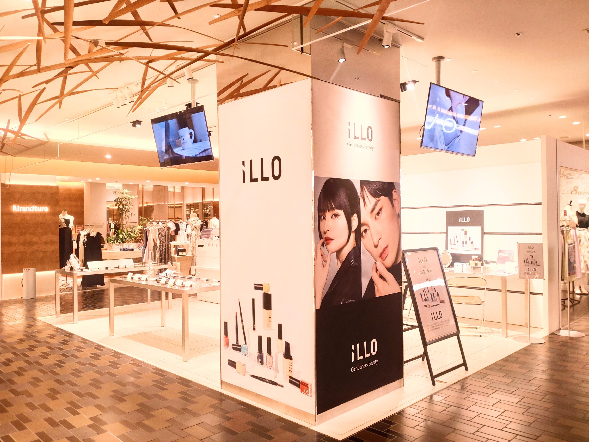 【有楽町マルイ】3階 カレンダリウムD02【物販】エスカレーター正面、サイネージ完備でPRに最適なイベントスペース