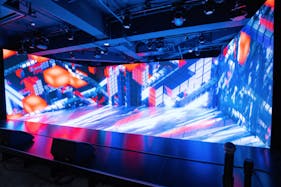 【赤羽橋駅5分】撮影や配信に最適な4面LEDパネルと映像システムを常設したイベントスペース