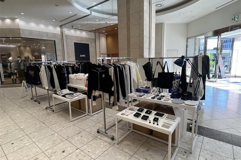 【アミュプラザ鹿児島】AMU広場入り口すぐの食物販やファッション関連の催事に最適なポップアップスペースの画像1