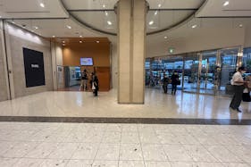 【アミュプラザ鹿児島】AMU広場入り口すぐの食物販やファッション関連の催事に最適なポップアップスペース