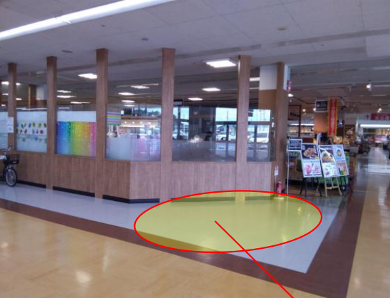 【オリンピック千葉桜木店】プロモーションに最適な1Fフードコート脇スペース