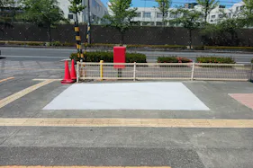 【レガネット美鈴の杜】C 正面玄関外側 物販やキッチンカー出店に最適なスーパー屋外催事イベントスペース