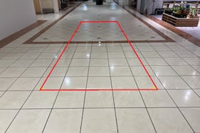 【イオンモール新居浜】『1F 催事スペースI(C入口近く)』-レストラン街とメインコートを結ぶ通路スペースで、展示やPRイベントに最適!