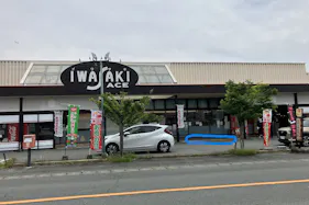 【イワサキACE田迎店】プロモーションに最適な視認性の高い店頭入口前スペース