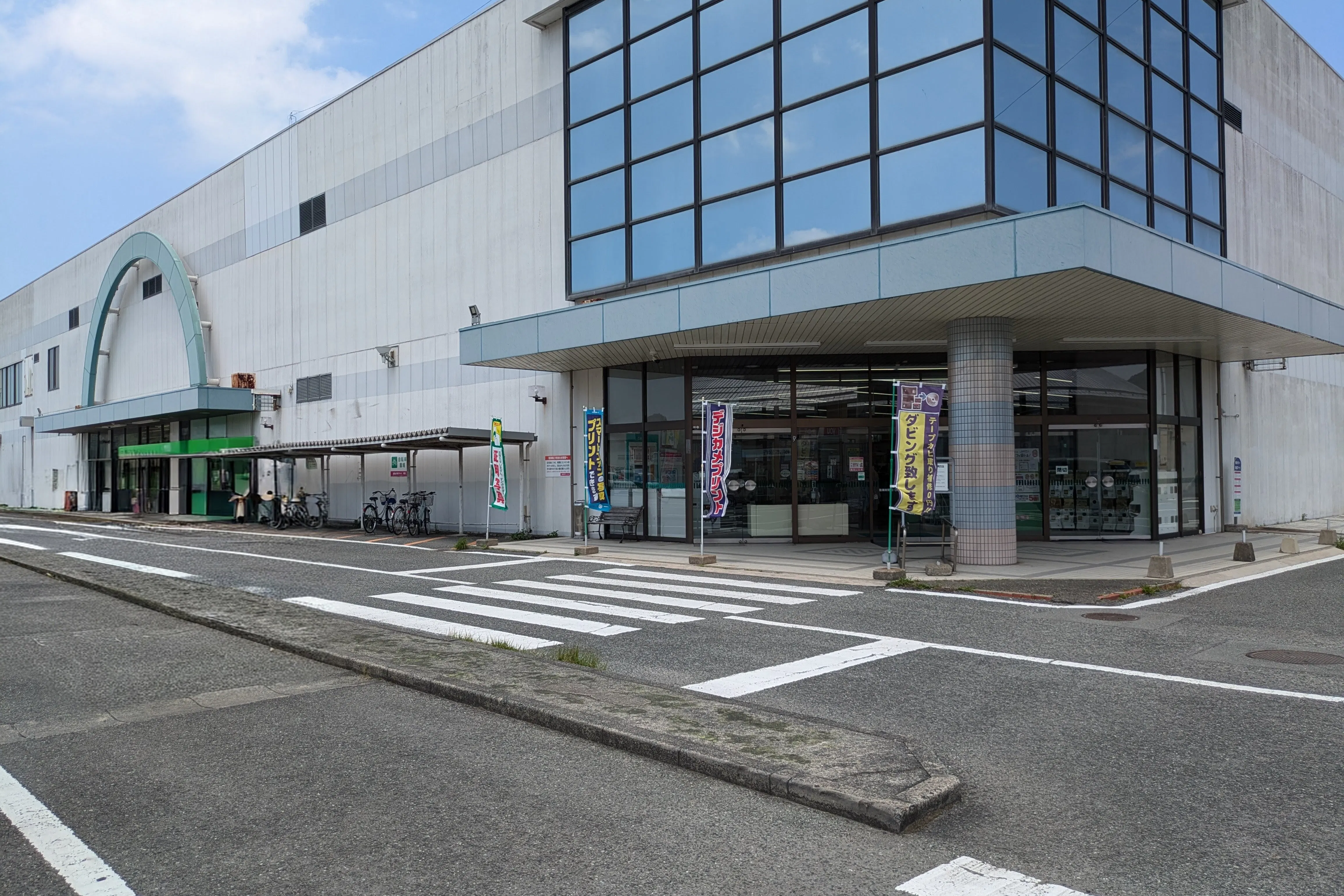 【ゆめマート松島】店頭軒下 ポップアップストア(物販、食物販)やプロモーション用途に最適なスーパーの屋外催事イベントスペース