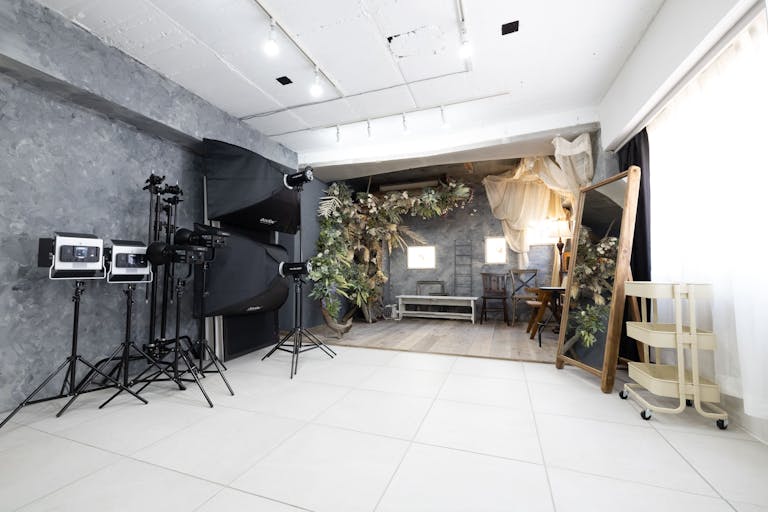 【御茶ノ水駅1分】展示会・ポップアップイベント・撮影に適した最大10種類の多彩な背景を楽しめるレンタルギャラリースペースの画像1