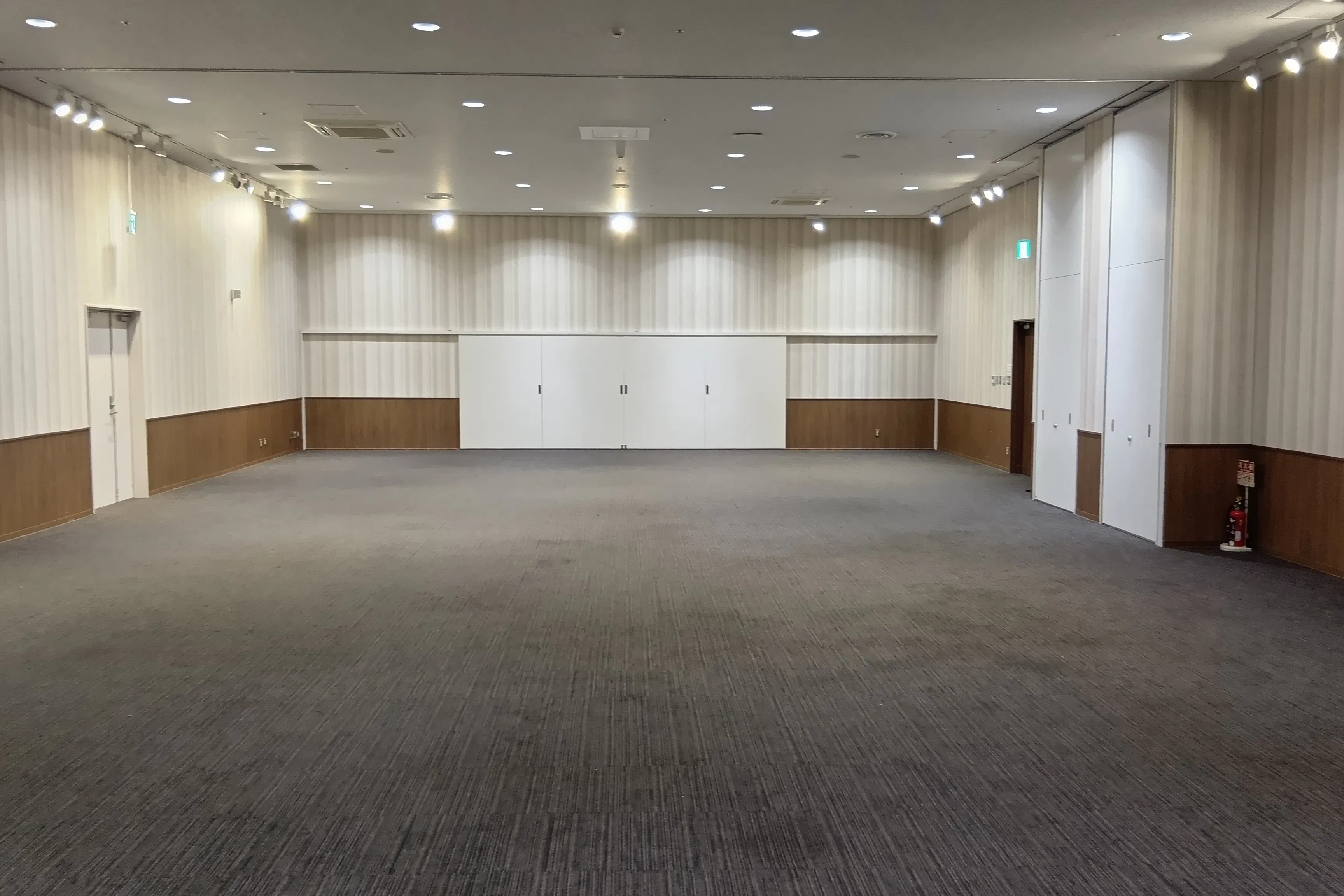 【イオンモール広島府中】3階 イオンホール