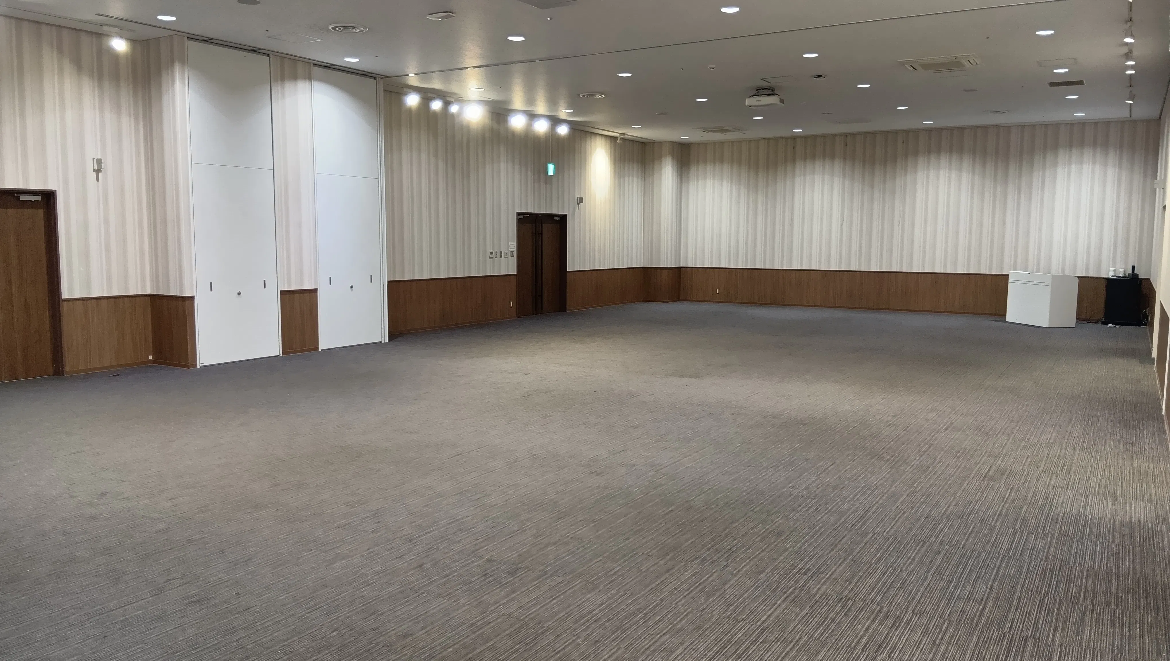 【イオンモール広島府中】3階 イオンホール
