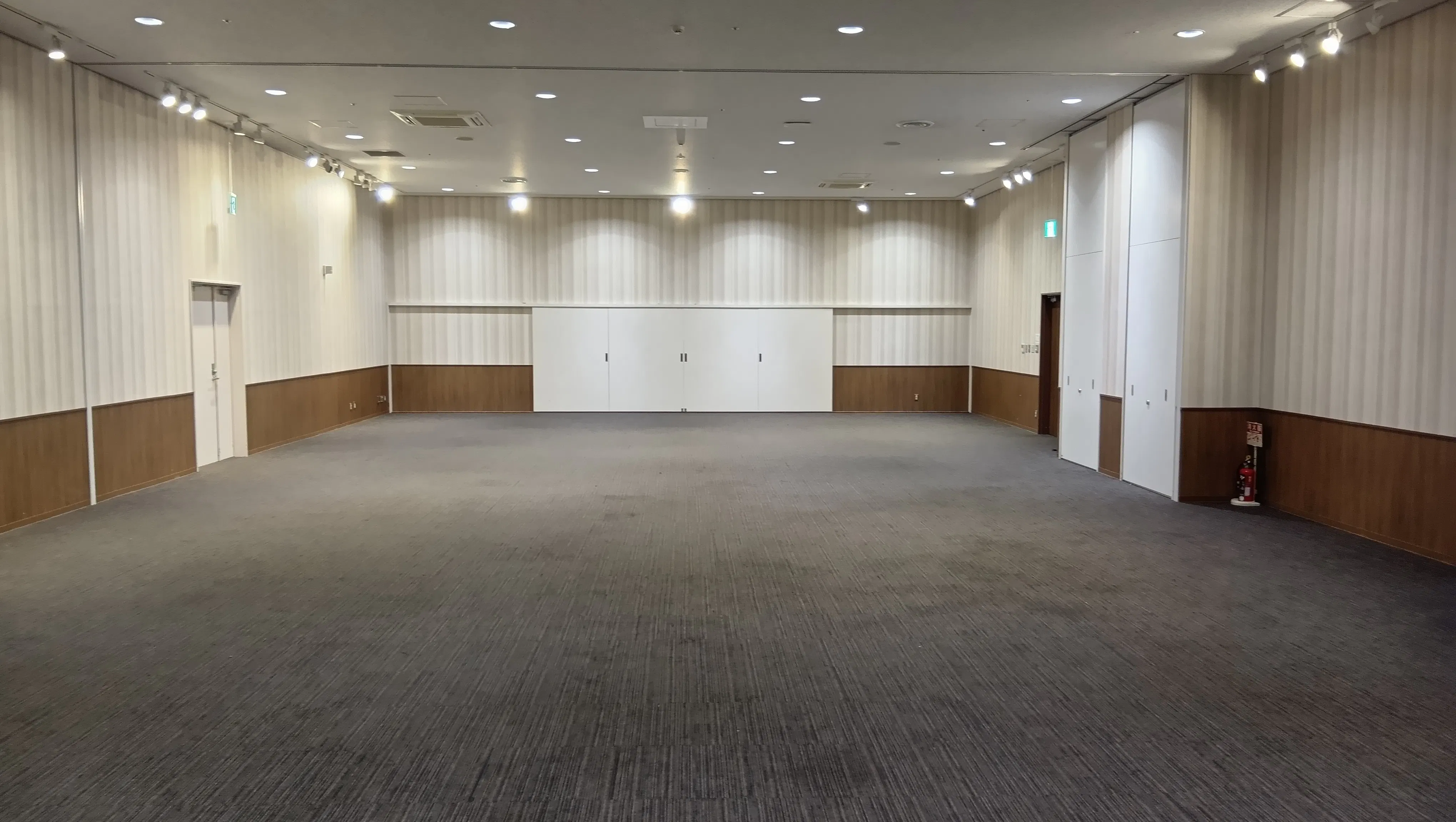 【イオンモール広島府中】3階 イオンホール